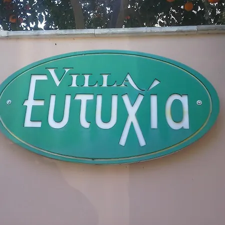 Eftichia Villa *